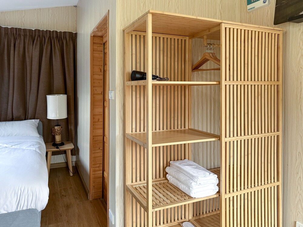 Na Muen See Deluxe Double Room 11