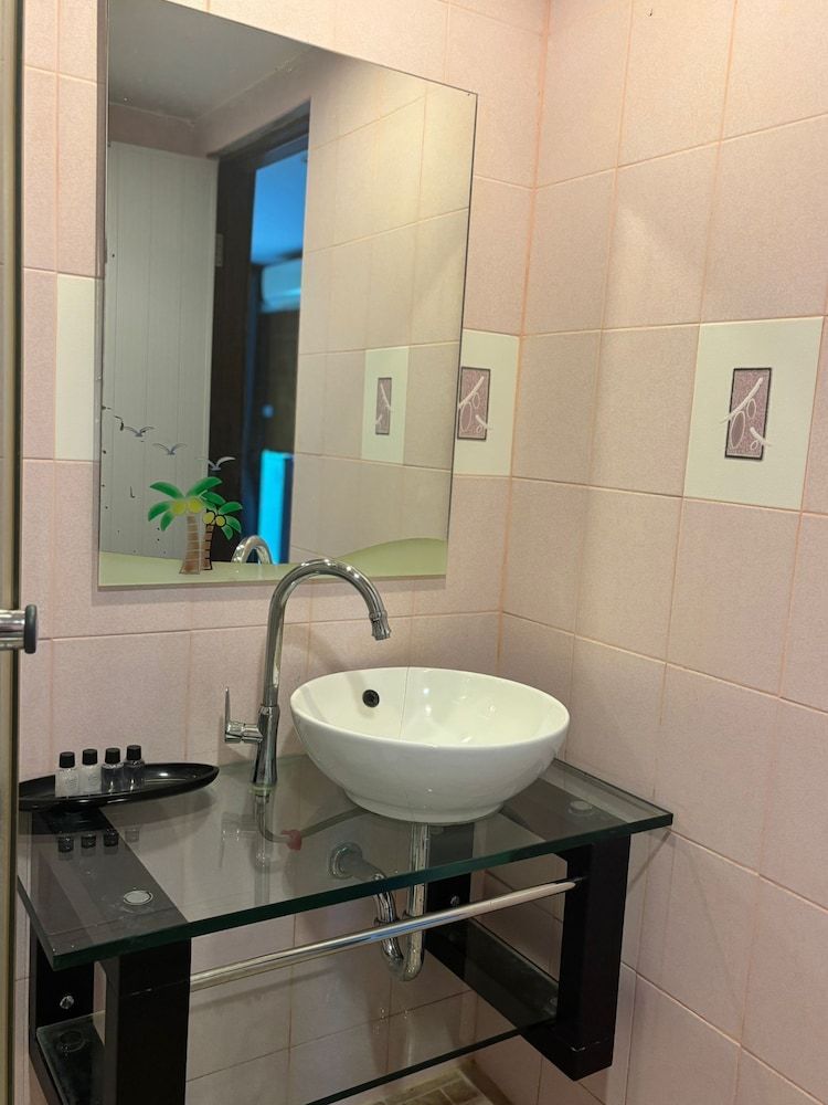 Luna Hut Resort Hua Hin Standard Room, 2 Twin Beds, Balcony 4