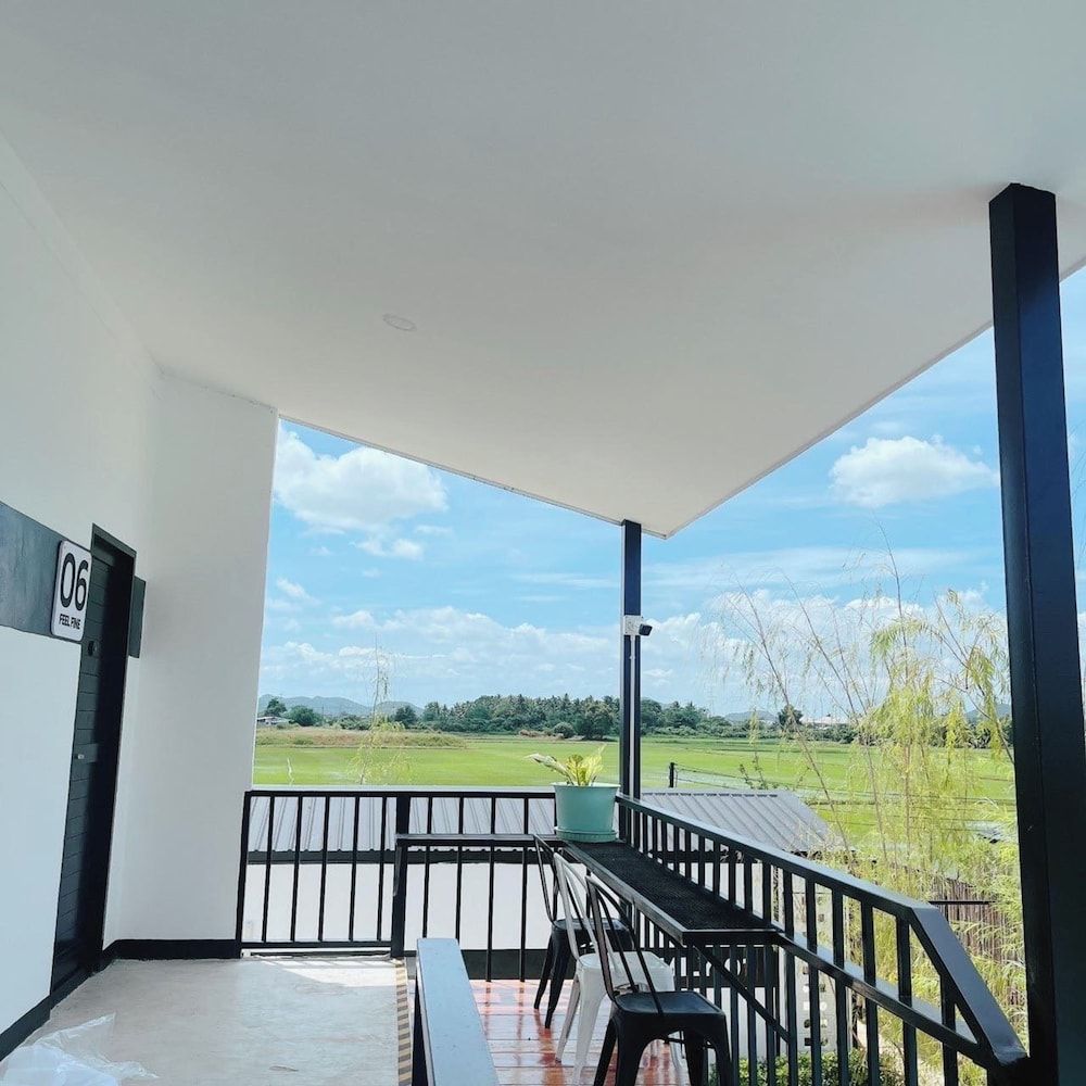 Penguin Villa Resort & Bistro Room Feel Fine, Pool View 3