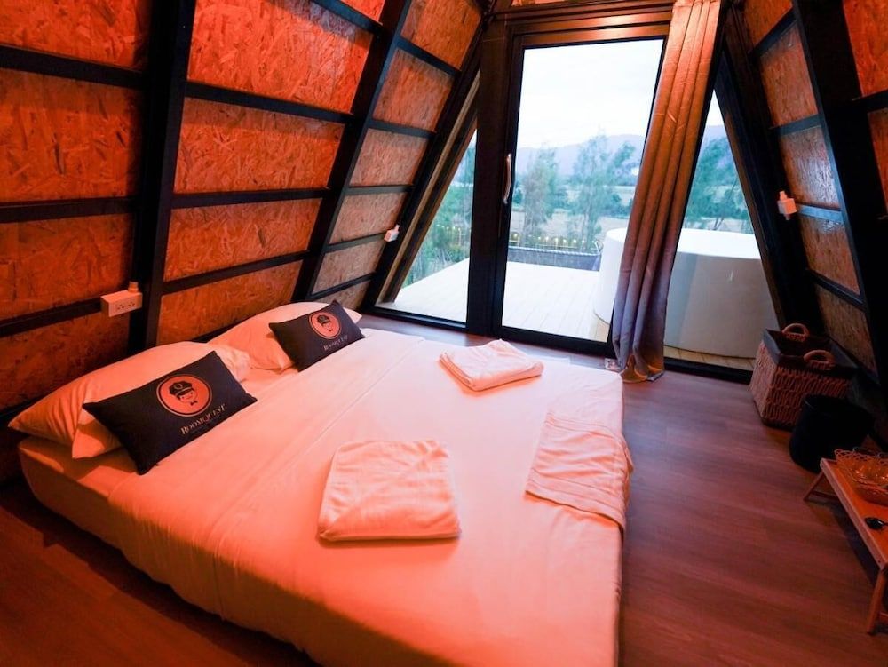 RoomQuest Kid Tung Khao Cabin, Non Smoking