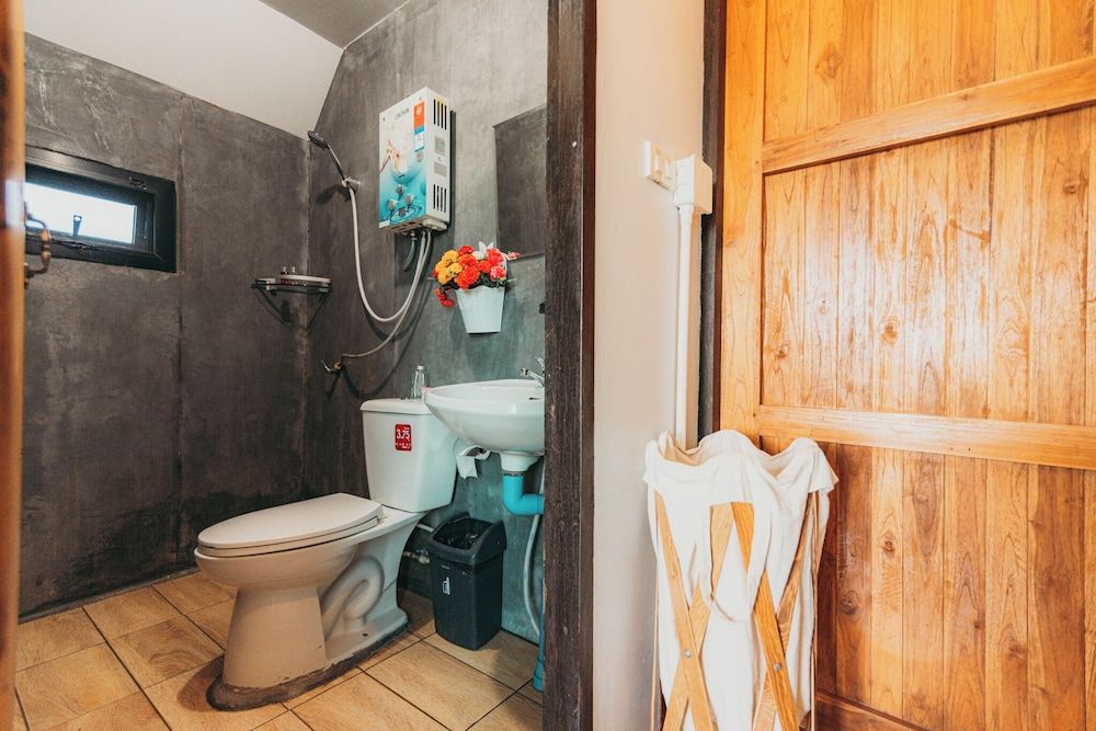 NJ Homestay Double House with Air conditioning, Hill View 5