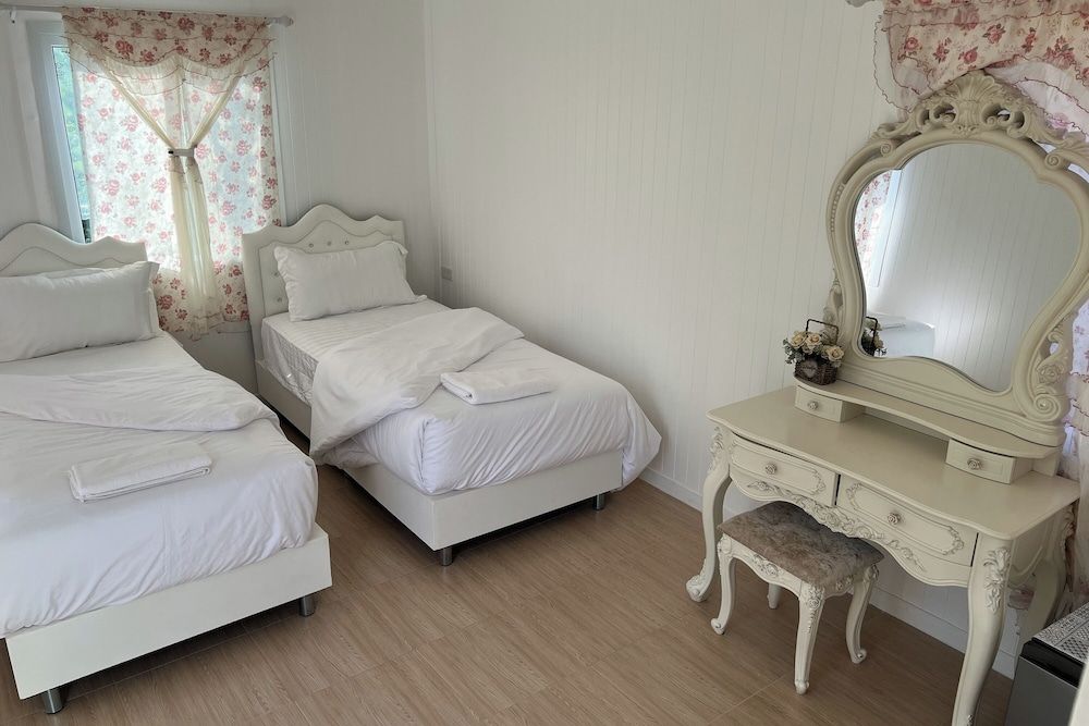 Peang Tara Cafe & Resort Superior Twin Room 2