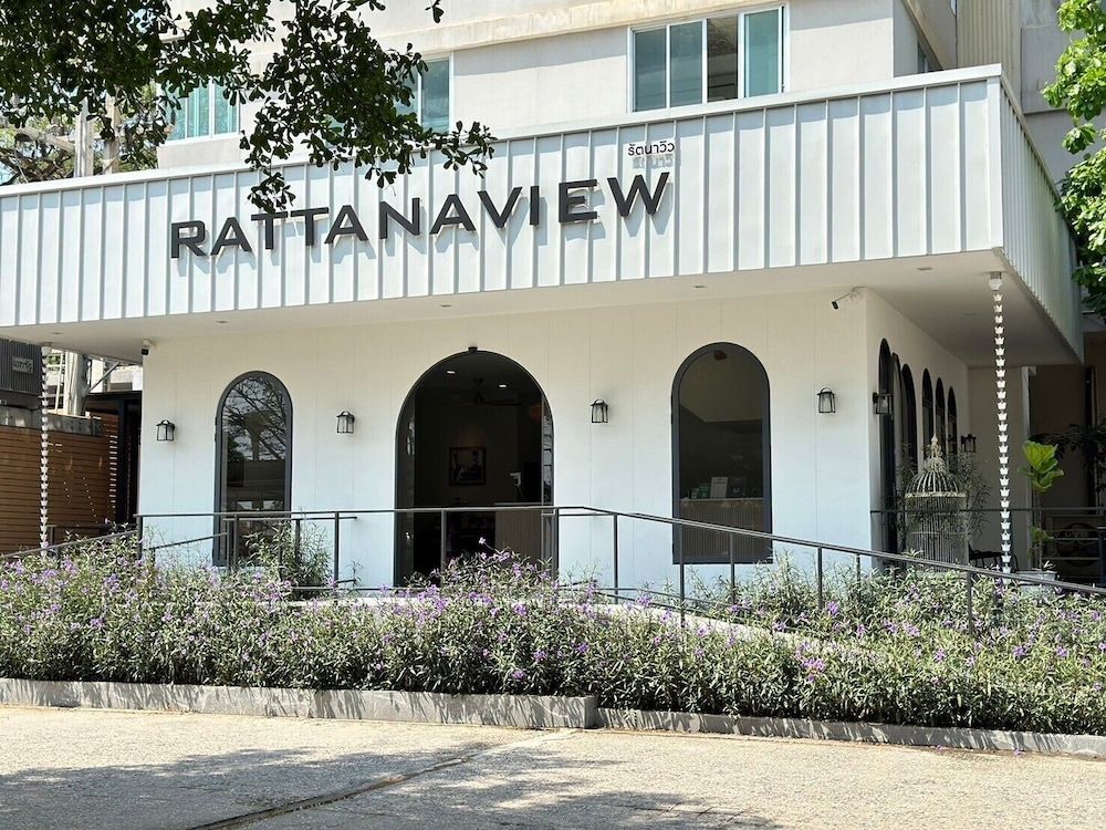 Rattanaview Hotel
