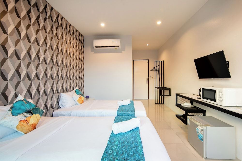 Chanakarn Pool Access Rawai Superior Double or Twin Room, Pool View 3