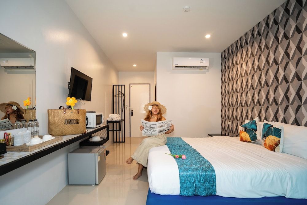 Chanakarn Pool Access Rawai Superior Double or Twin Room, Pool View 10