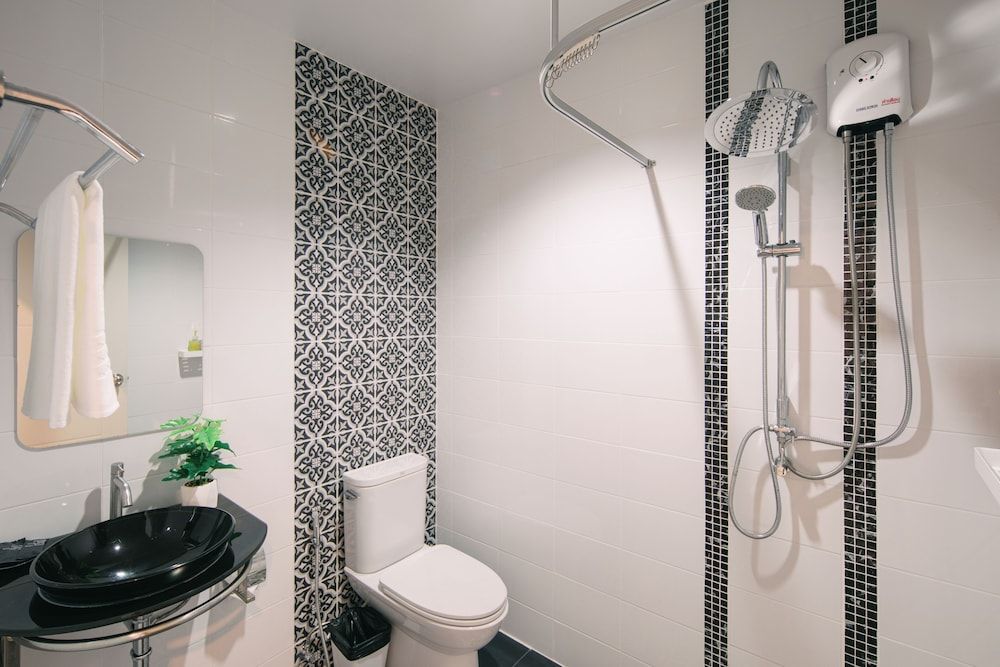 Chanakarn Pool Access Rawai Superior Double or Twin Room, Pool View 13