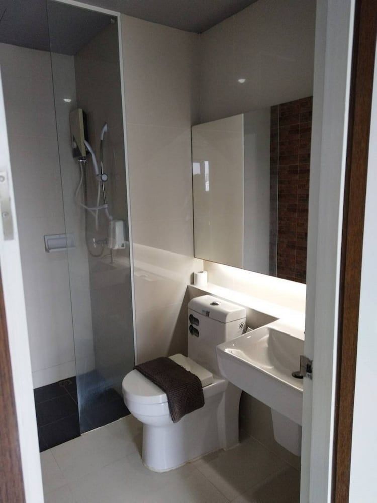 Baan Bangkok 97 Hotel Deluxe King Room 19