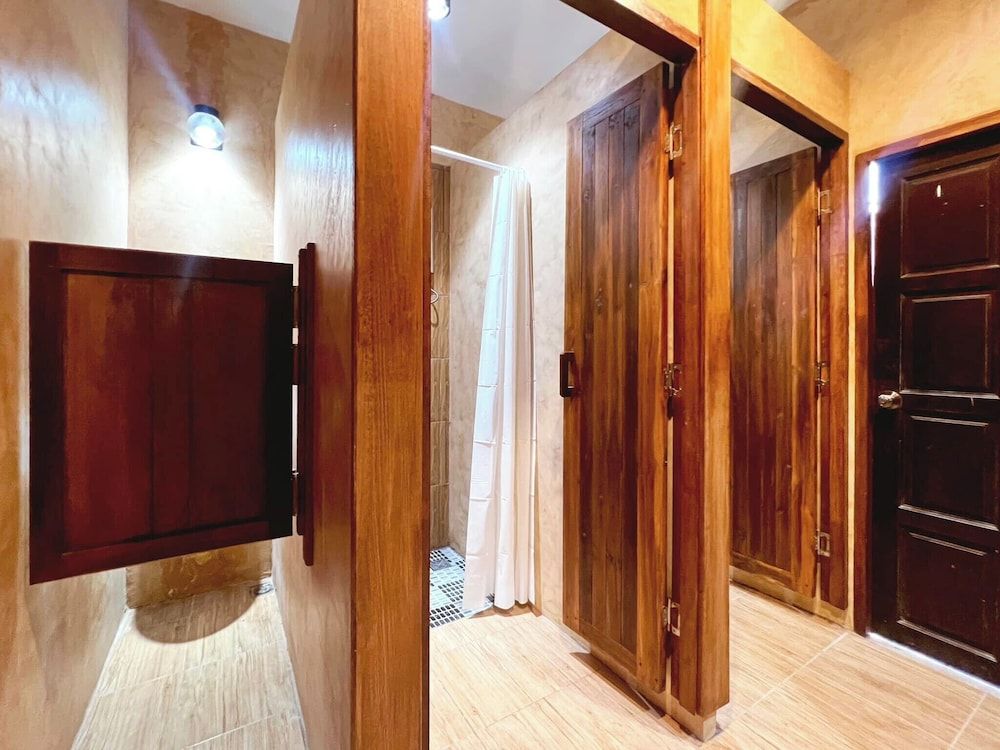 The Sierra Hostel Phuket Economy Shared Dormitory, Mixed Dorm, Non Smoking 10