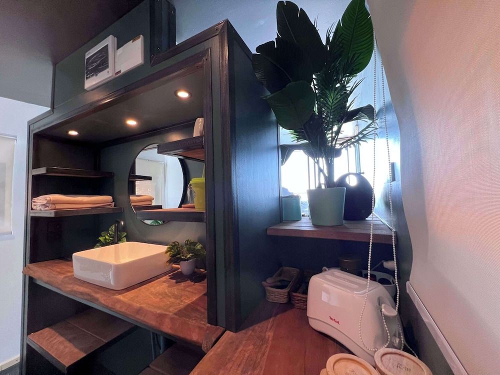 Padel Lodge Koh Chang Deluxe Bungalow, Sea View 12