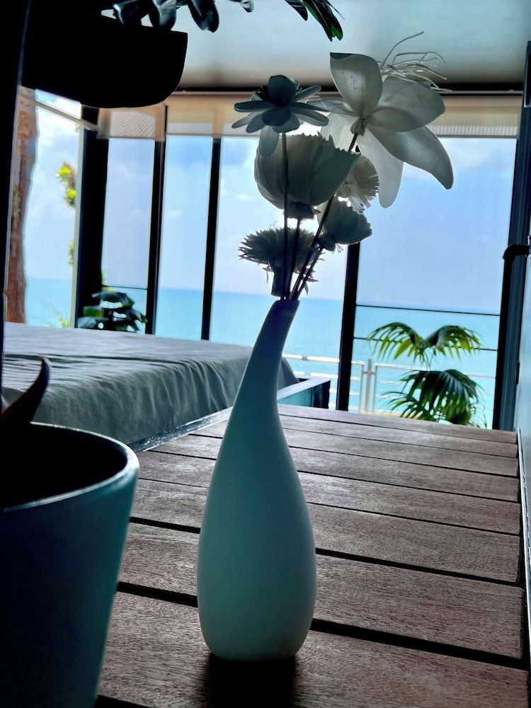 Padel Lodge Koh Chang Deluxe Bungalow, Sea View 8