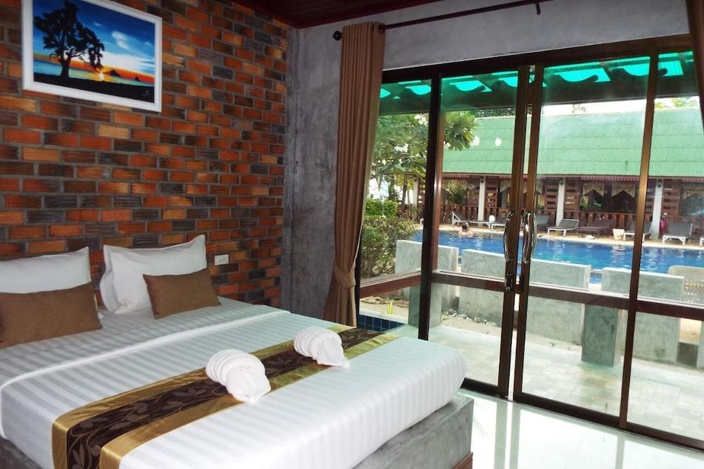 Family Bungalow, Pool View