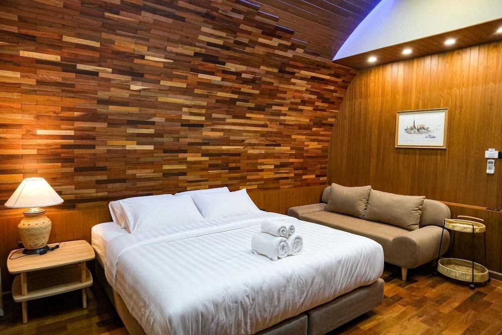 Pang fan Rock & River Resort Executive Room, Balcony, River View 9