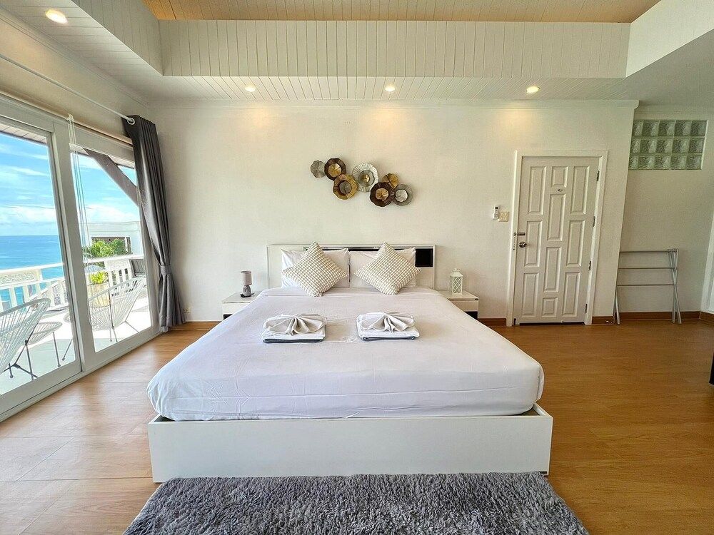 Moonlight Panorama Ocean Villas by RESAVA Panoramic Villa, 3 Bedrooms, Non Smoking, Kitchen 4