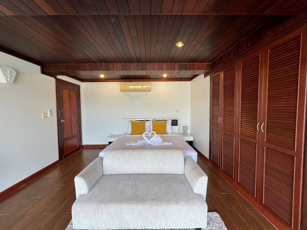 Moonlight Panorama Ocean Villas by RESAVA Panoramic Villa, 3 Bedrooms, Non Smoking, Kitchen 11