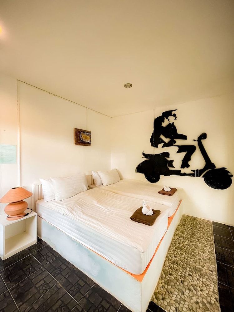 The Light House Resort - Kohlarn Room, 2 Twin Beds, Non Smoking 4