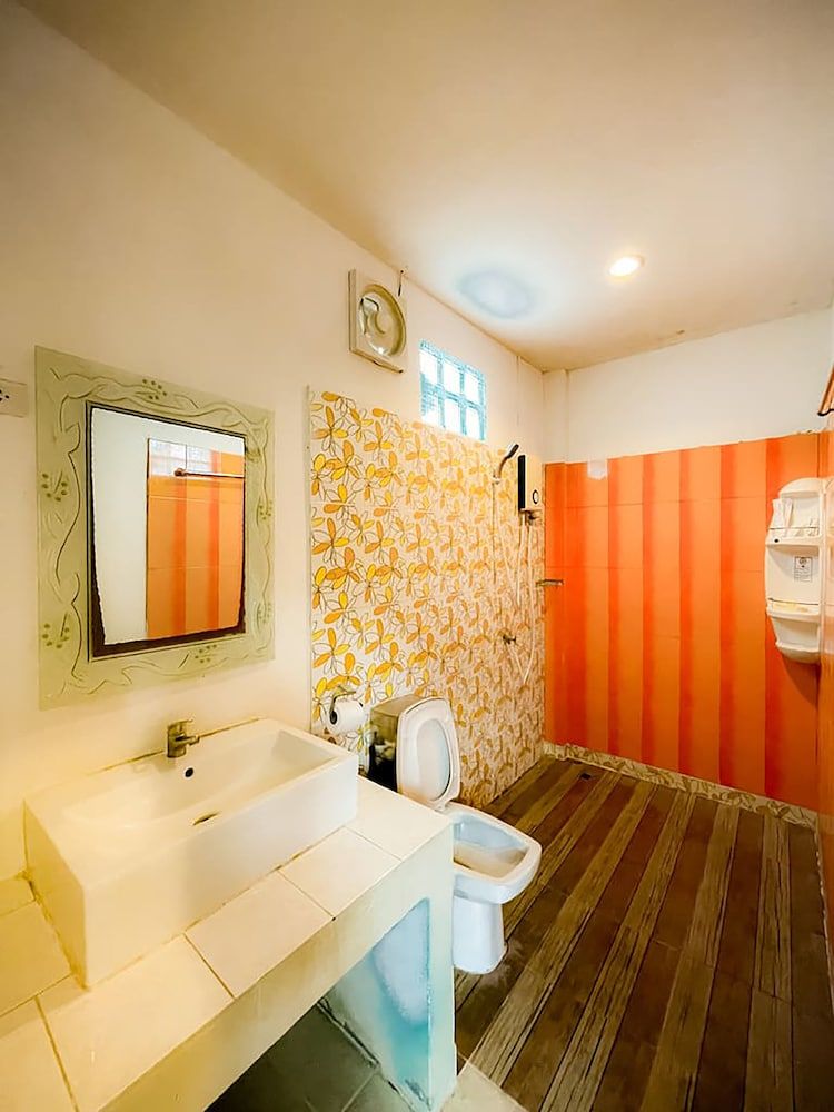 The Light House Resort - Kohlarn Room, 2 Twin Beds, Non Smoking 8