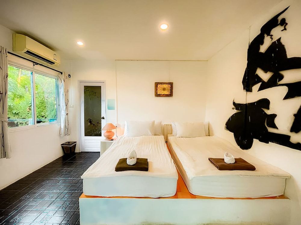 The Light House Resort - Kohlarn Room, 2 Twin Beds, Non Smoking 7