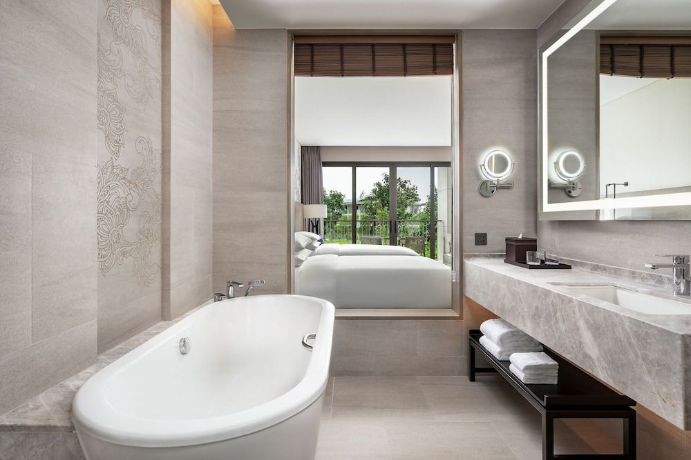 Deluxe Room, 2 Twin Beds (Pool Access)
