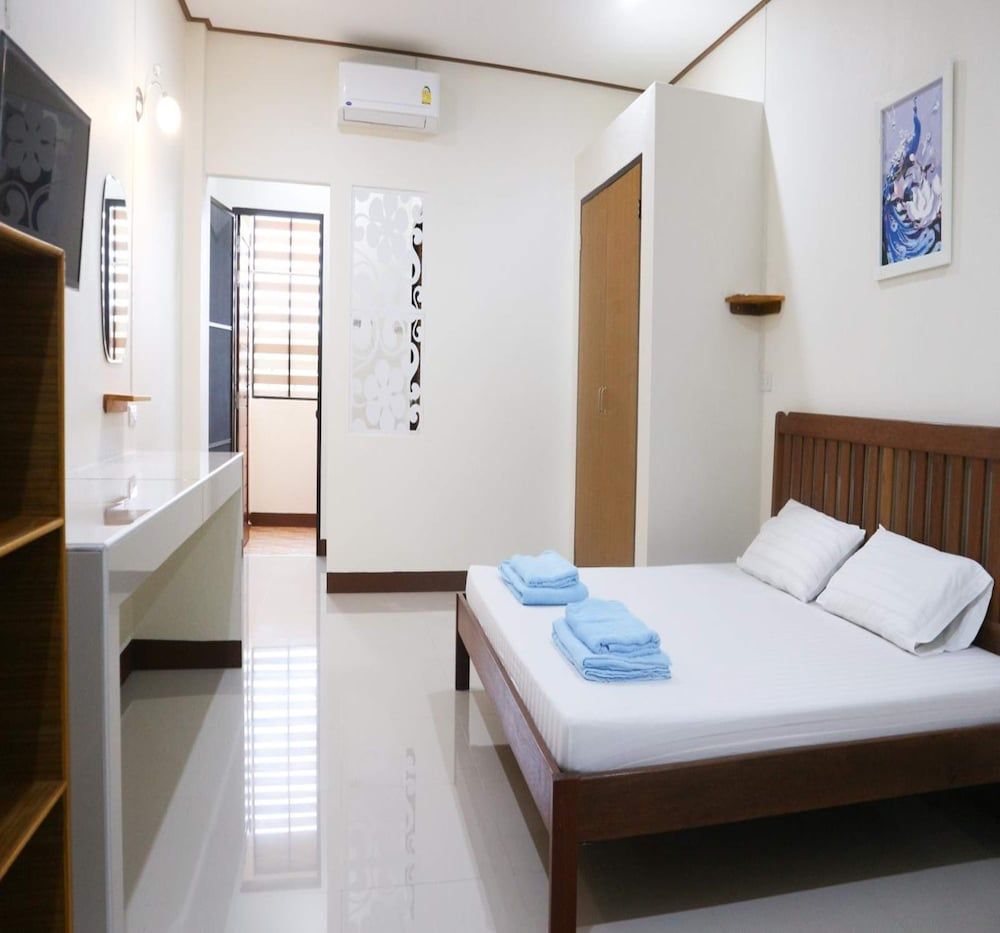 Capital O 75521 Sang Siri Apartment Superior Double Room 2