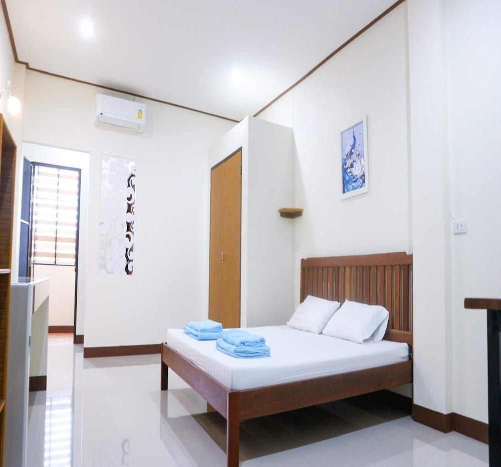 Capital O 75521 Sang Siri Apartment Superior Double Room 4