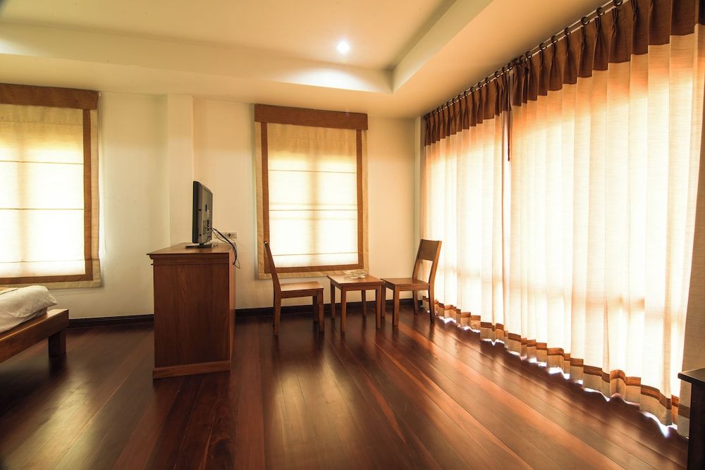 Thaihome Resort Deluxe Double Room, 1 King Bed, Non Smoking, Garden View 8