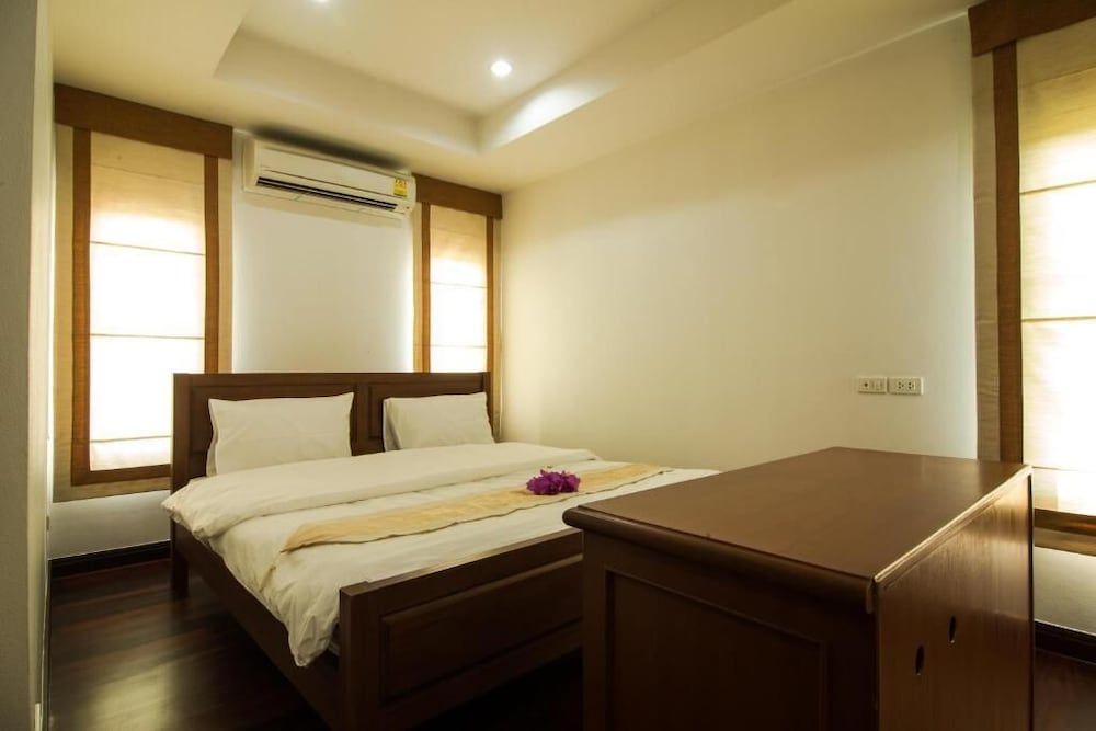 Thaihome Resort Deluxe Double Room, 1 King Bed, Non Smoking, Garden View 2