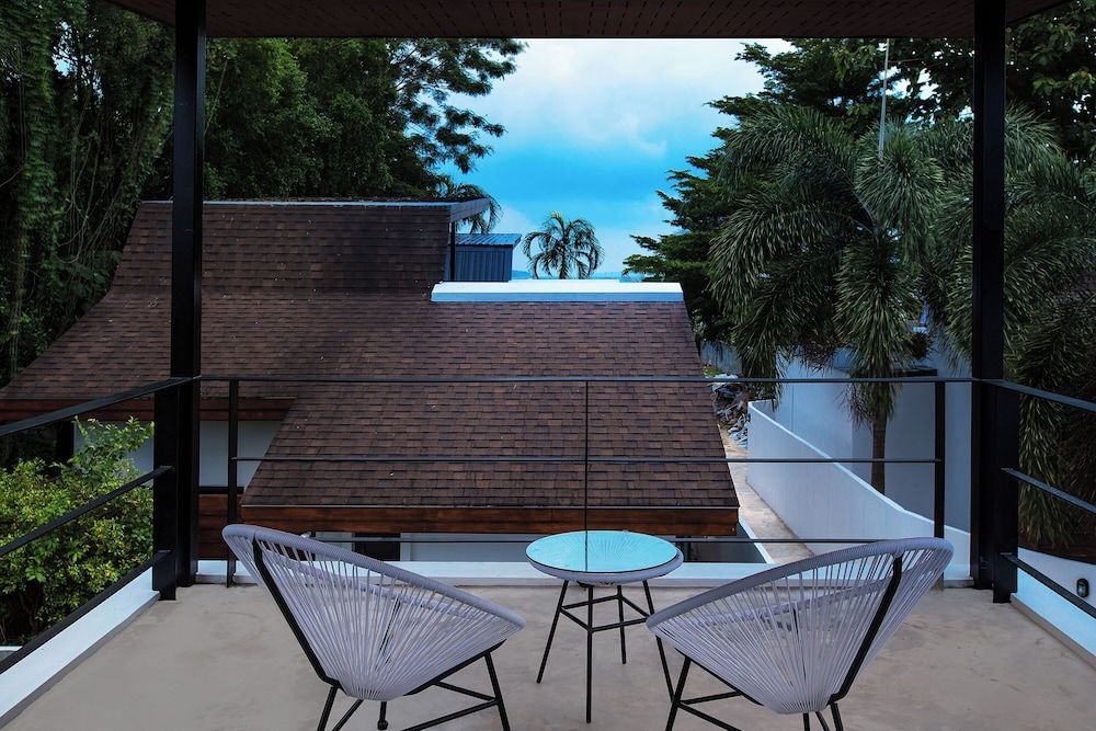 Nariya Bayfront Phuket Grand Villa, Garden View 5