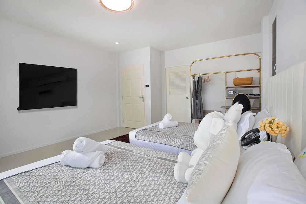 Nariya Bayfront Phuket Premium Villa, Beach View 15