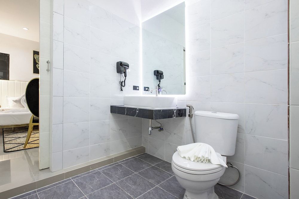 Nariya Bayfront Phuket Grand Villa, Garden View 7