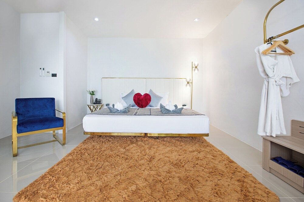 Nariya Bayfront Phuket Premium Villa, Beach View 4