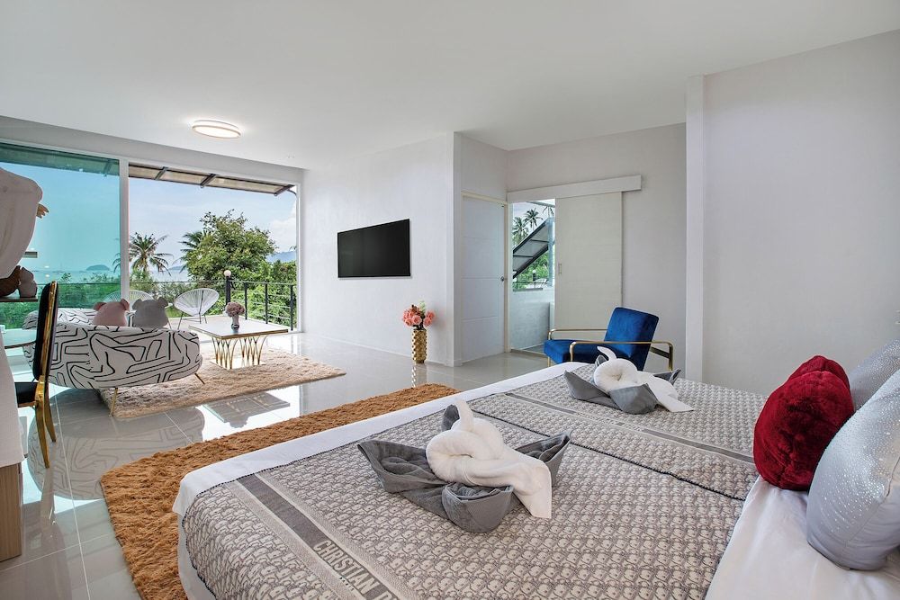 Nariya Bayfront Phuket Premium Villa, Beach View 13