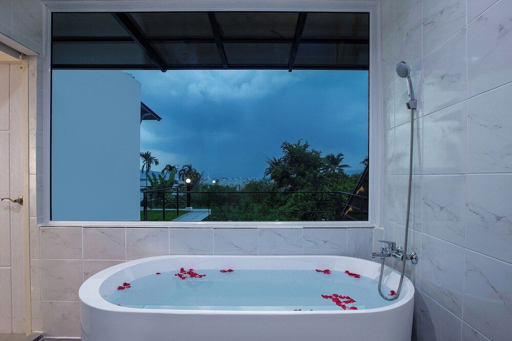 Nariya Bayfront Phuket Premium Villa, Beach View 27