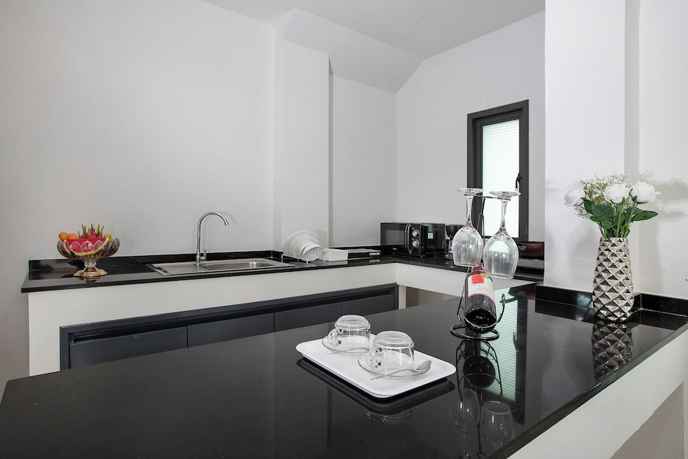 Nariya Bayfront Phuket Grand Villa, Garden View 10