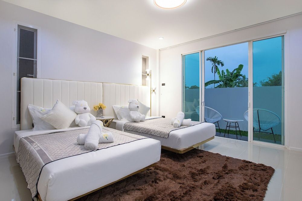 Nariya Bayfront Phuket Premium Villa, Beach View 18