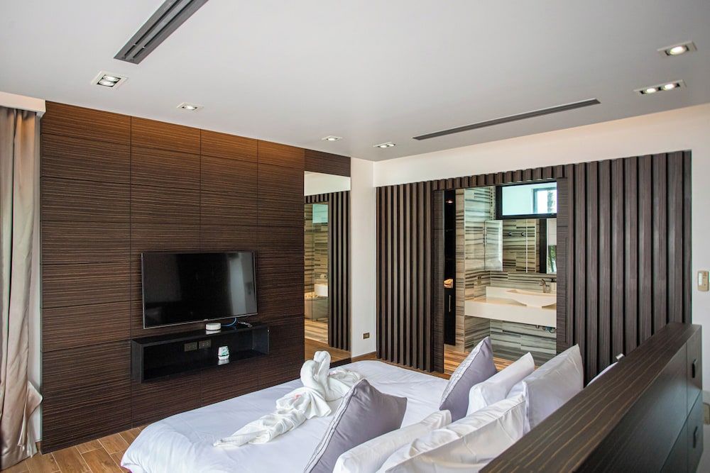 Tropical Haven 4 Bedroom Pool Villa Luxury Villa, Balcony, Garden View 26