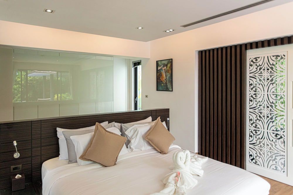 Tropical Haven 4 Bedroom Pool Villa Luxury Villa, Balcony, Garden View 11