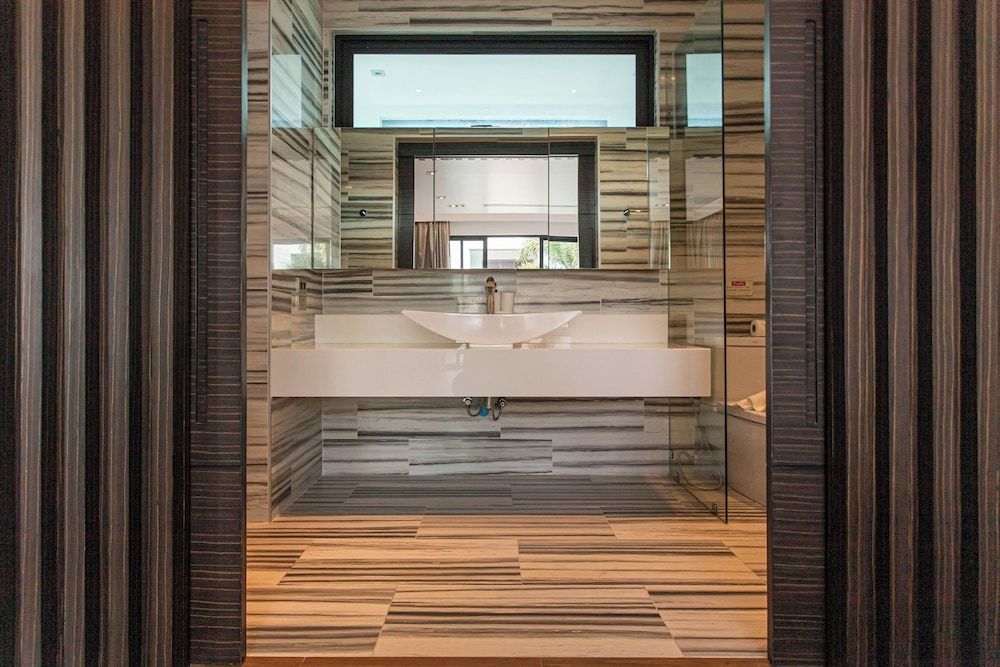 Tropical Haven 4 Bedroom Pool Villa Luxury Villa, Balcony, Garden View 19