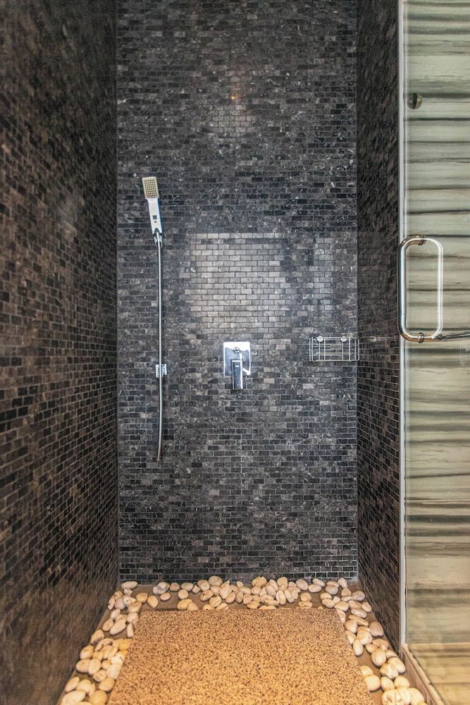 Tropical Haven 4 Bedroom Pool Villa Luxury Villa, Balcony, Garden View 16