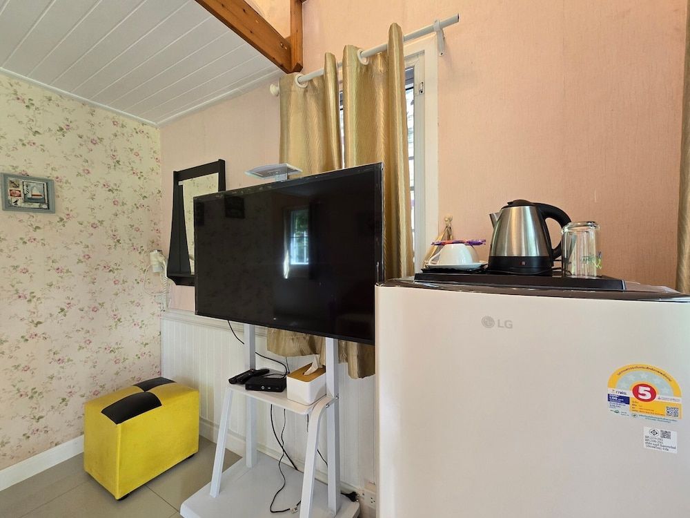 Puprai Tarnnarm Resort Bungalow, 1 Queen Bed 6