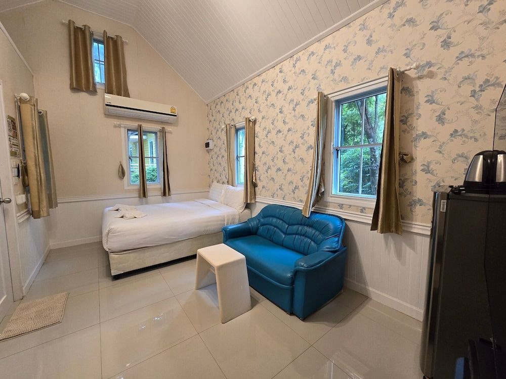 Puprai Tarnnarm Resort Bungalow, 1 Queen Bed 2