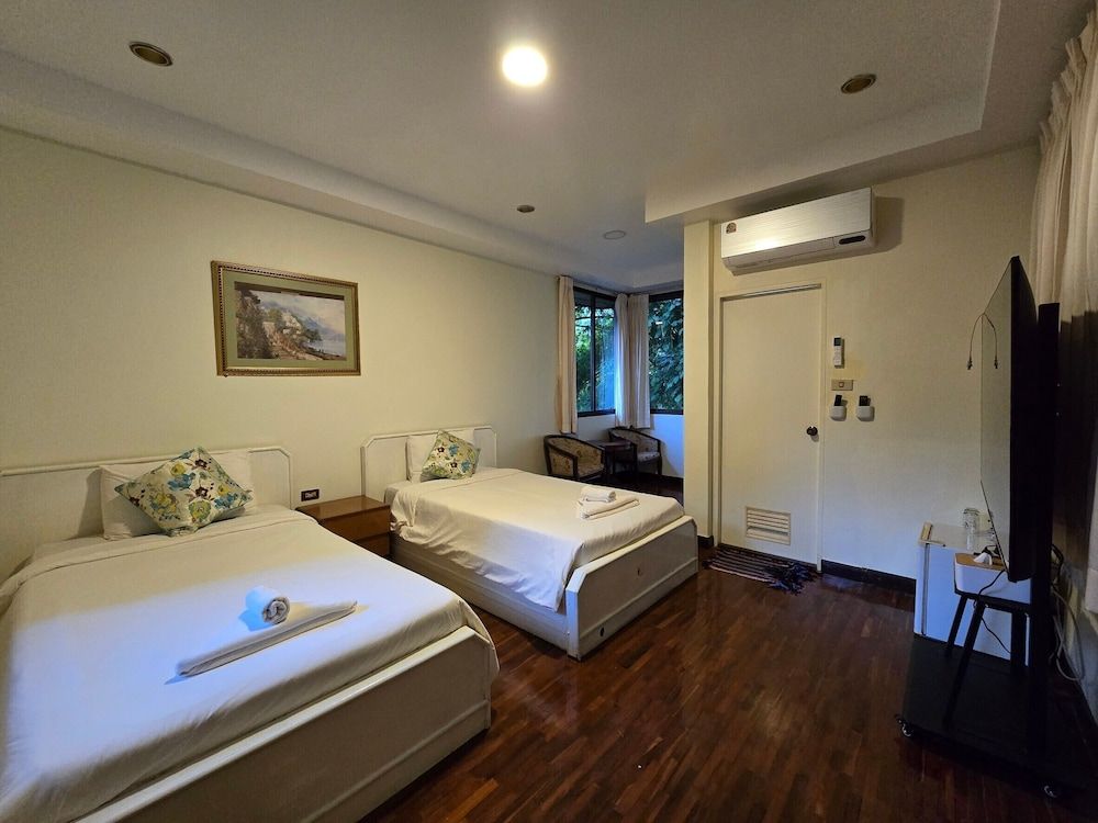 Puprai Tarnnarm Resort Twin Room 6