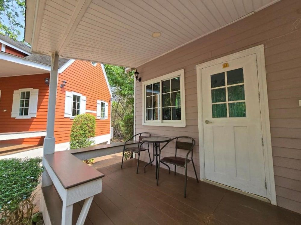 Puprai Tarnnarm Resort Standard Bungalow, 1 Queen Bed 3