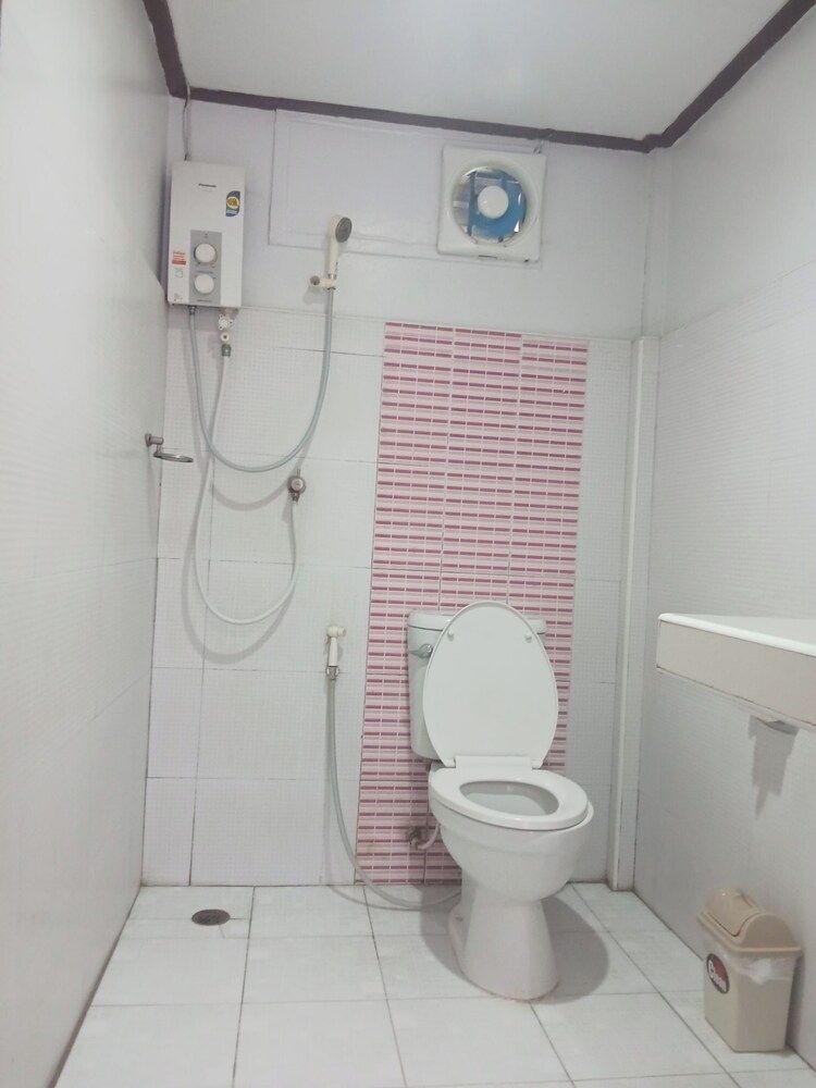 Haad Somboon House Standard Double Room, Balcony, Garden View 6