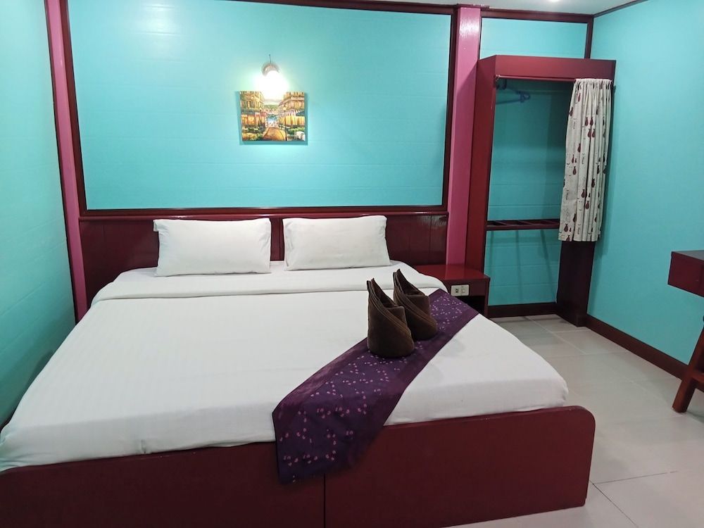 Haad Somboon House Standard Double Room, Balcony, Garden View