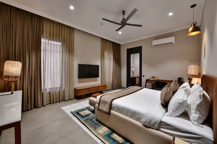 Presidential Suite 3 Bedroom with Private Pool and Garden, Dining and Living Room