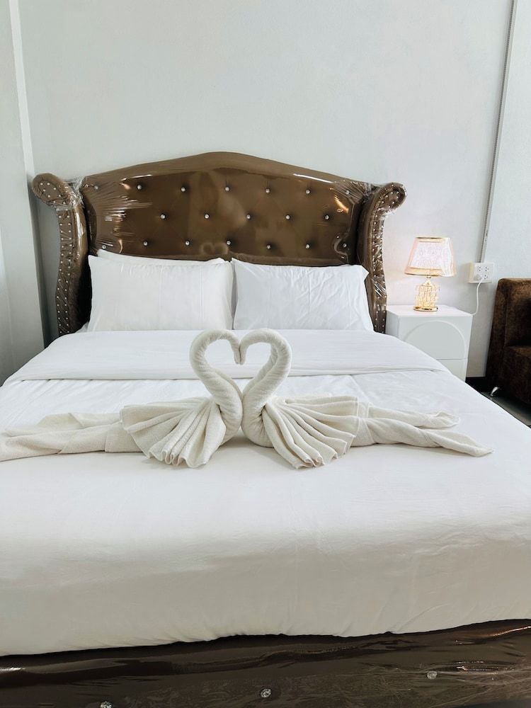 Standard Room, 1 Queen Bed, Private Bathroom, City View