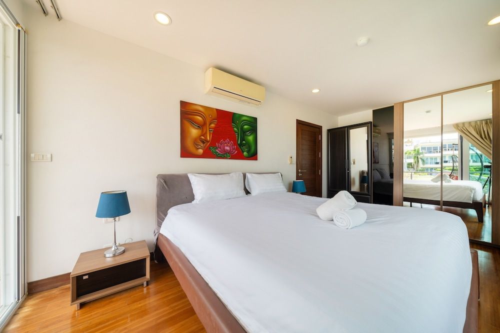 Exclusive Apartment, 2 Bedrooms, Balcony, Sea View