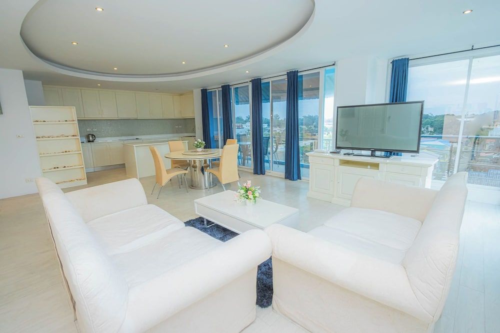 Roomquest Utopia Kata and Residence Presidential Room, Non Smoking, Hill View 10