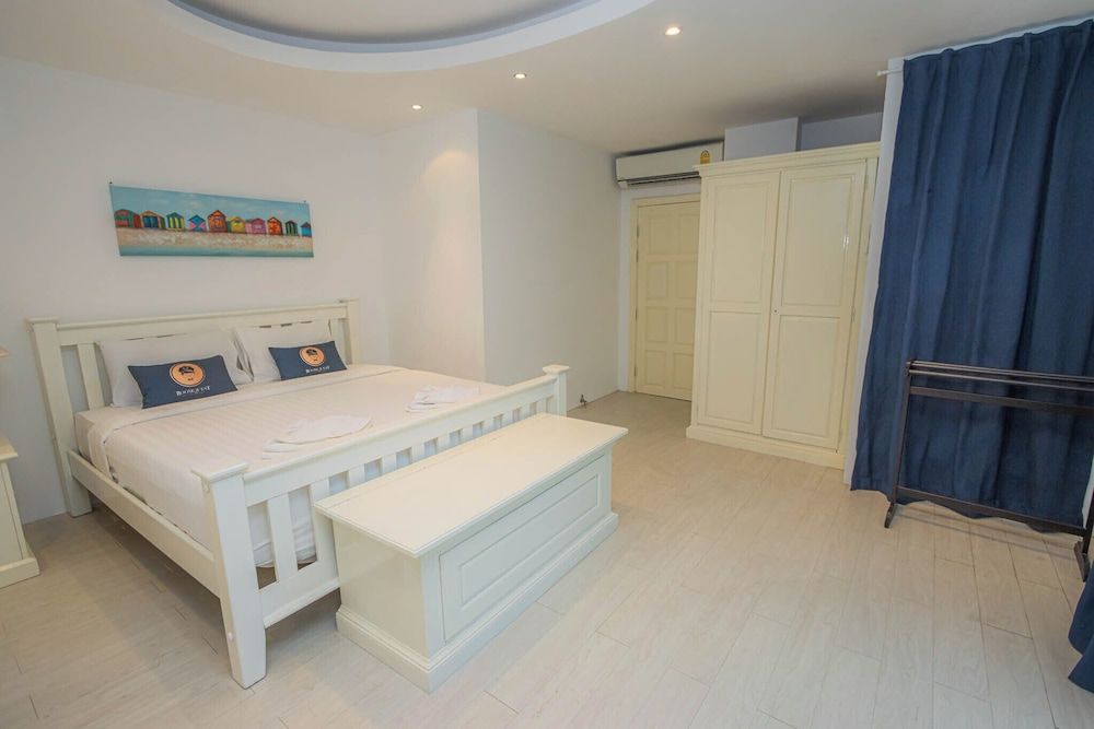 Roomquest Utopia Kata and Residence Presidential Room, Non Smoking, Hill View