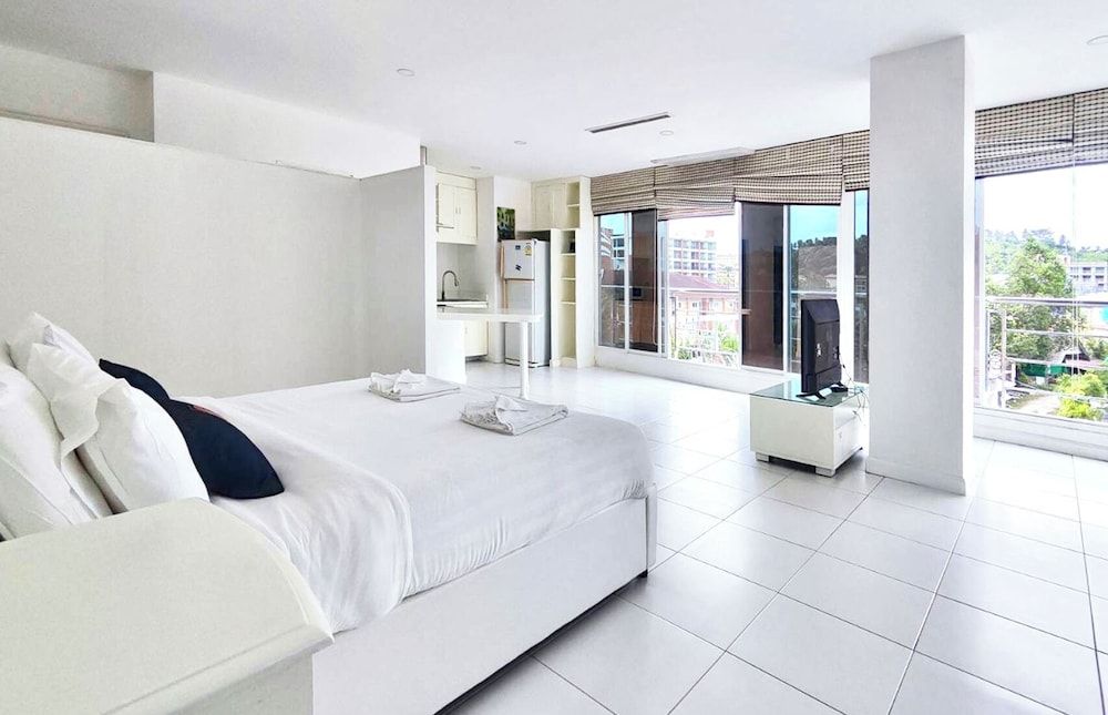 Roomquest Utopia Kata and Residence Deluxe Double Room, Non Smoking, Hill View